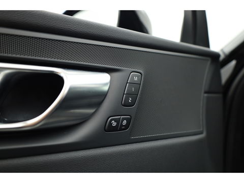 Volvo XC60 T8 Recharge Plus Black Edition | Pano | Memory seats | 360cam | Stoel- Stuurverw. | Apple Carplay