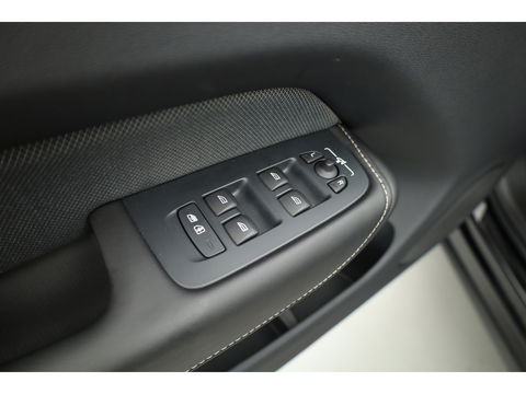 Volvo XC60 T8 Recharge Plus Black Edition | Pano | Memory seats | 360cam | Stoel- Stuurverw. | Apple Carplay