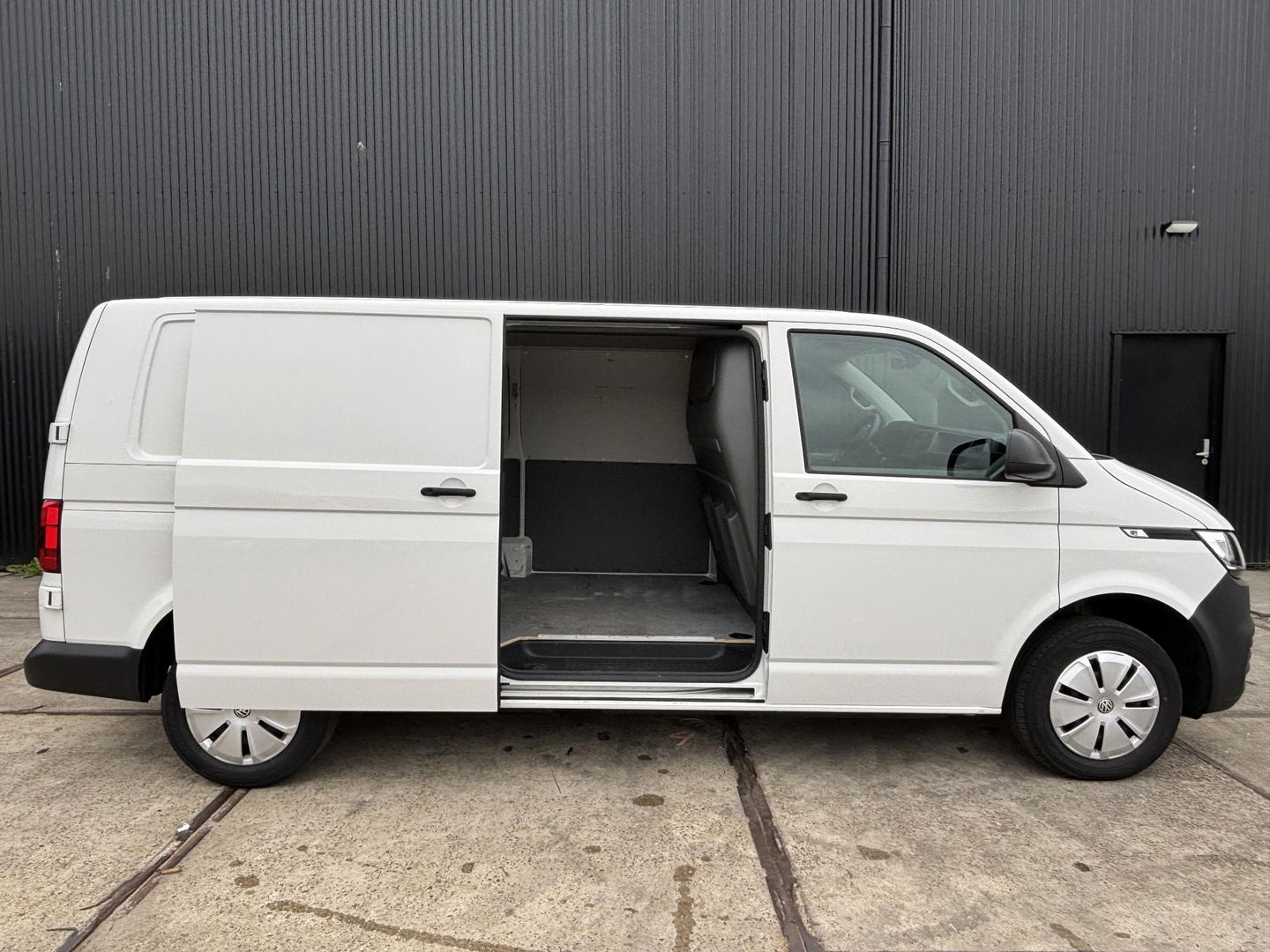 Volkswagen Transporter 2.0 TDI L2H1 | CARPLAY | AUT | 150PK |