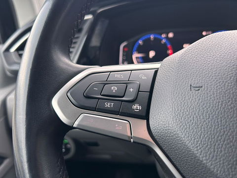 Volkswagen Transporter 2.0 TDI L2H1 28 Bulli DC | LED | AUT | Dig. Cockpit |  ADAPTIVE CRUISE | 19 INCH | BEKLEDE LAADRUIMTE | CARPLAY |