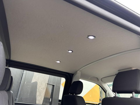 Volkswagen Transporter 2.0 TDI L2H1 28 Bulli DC | LED | AUT | Dig. Cockpit |  ADAPTIVE CRUISE | 19 INCH | BEKLEDE LAADRUIMTE | CARPLAY |