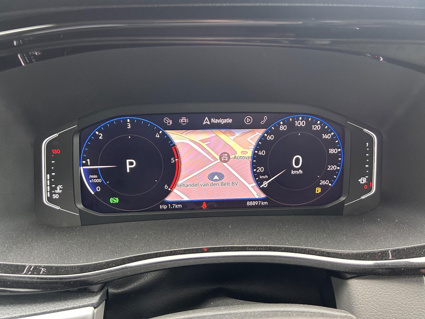 Volkswagen Transporter 2.0 TDI L2H1 28 Bulli DC | LED | AUT | Dig. Cockpit |  ADAPTIVE CRUISE | 19 INCH | BEKLEDE LAADRUIMTE | CARPLAY |