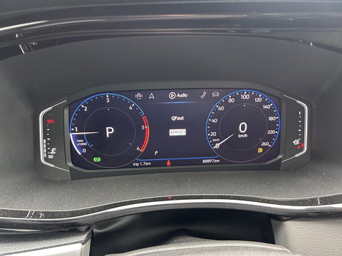 Volkswagen Transporter 2.0 TDI L2H1 28 Bulli DC | LED | AUT | Dig. Cockpit |  ADAPTIVE CRUISE | 19 INCH | BEKLEDE LAADRUIMTE | CARPLAY |