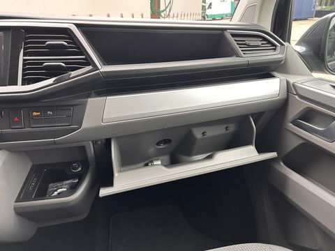 Volkswagen Transporter 2.0 TDI L2H1 28 Bulli DC | LED | AUT | Dig. Cockpit |  ADAPTIVE CRUISE | 19 INCH | BEKLEDE LAADRUIMTE | CARPLAY |