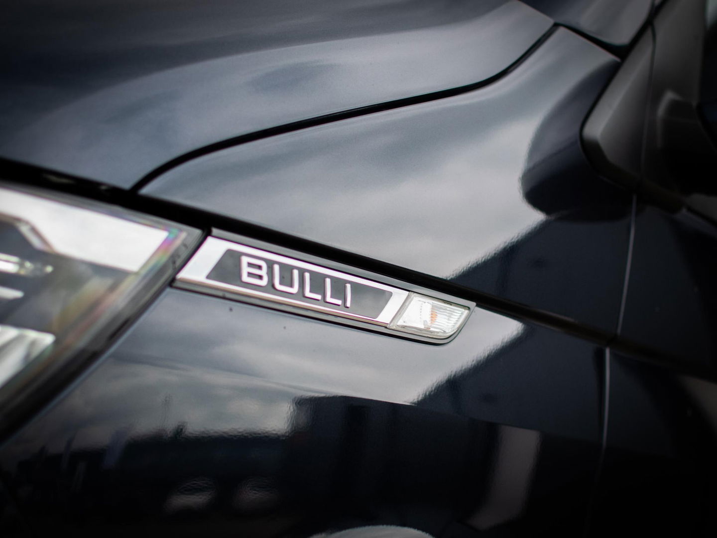 Volkswagen Transporter 2.0 TDI L2H1 28 Bulli DC | LED | AUT | Dig. Cockpit | ADAPTIVE CRUISE | 19 INCH | BEKLEDE LAADRUIMTE | CARPLAY |