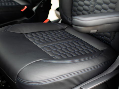 Volkswagen Transporter 2.0 TDI L2H1 28 Bulli DC | LED | AUT | Dig. Cockpit |  ADAPTIVE CRUISE | 19 INCH | BEKLEDE LAADRUIMTE | CARPLAY |