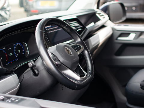 Volkswagen Transporter 2.0 TDI L2H1 28 Bulli DC | LED | AUT | Dig. Cockpit |  ADAPTIVE CRUISE | 19 INCH | BEKLEDE LAADRUIMTE | CARPLAY |