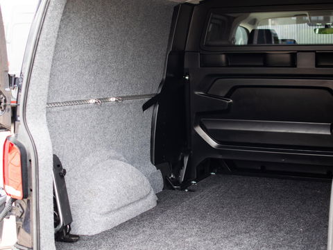 Volkswagen Transporter 2.0 TDI L2H1 28 Bulli DC | LED | AUT | Dig. Cockpit |  ADAPTIVE CRUISE | 19 INCH | BEKLEDE LAADRUIMTE | CARPLAY |