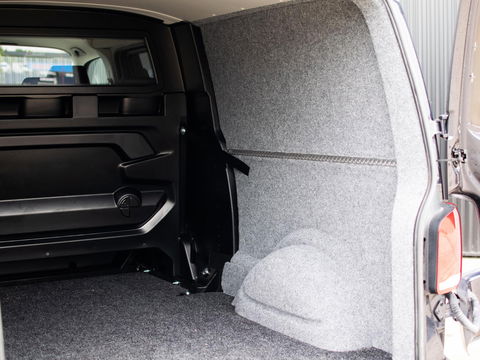 Volkswagen Transporter 2.0 TDI L2H1 28 Bulli DC | LED | AUT | Dig. Cockpit |  ADAPTIVE CRUISE | 19 INCH | BEKLEDE LAADRUIMTE | CARPLAY |