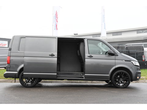 Volkswagen Transporter 2.0 TDI L2H1 30 Highline PB Edition Cruise, Camera, Carplay, LED, 199PK, Automaat, Sensoren, Multimedia, UNIEK!