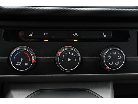 Volkswagen Transporter 2.0 TDI L2H1 30 Highline PB Edition Cruise, Camera, Carplay, LED, 199PK, Automaat, Sensoren, Multimedia, UNIEK!