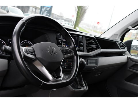 Volkswagen Transporter 2.0 TDI L2H1 30 Highline PB Edition Cruise, Camera, Carplay, LED, 199PK, Automaat, Sensoren, Multimedia, UNIEK!