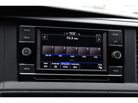 Volkswagen Transporter 2.0 TDI L2H1 30 Highline PB Edition Cruise, Camera, Carplay, LED, 199PK, Automaat, Sensoren, Multimedia, UNIEK!
