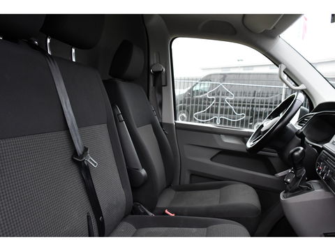 Volkswagen Transporter 2.0 TDI L2H1 30 Highline PB Edition Cruise, Camera, Carplay, LED, 199PK, Automaat, Sensoren, Multimedia, UNIEK!