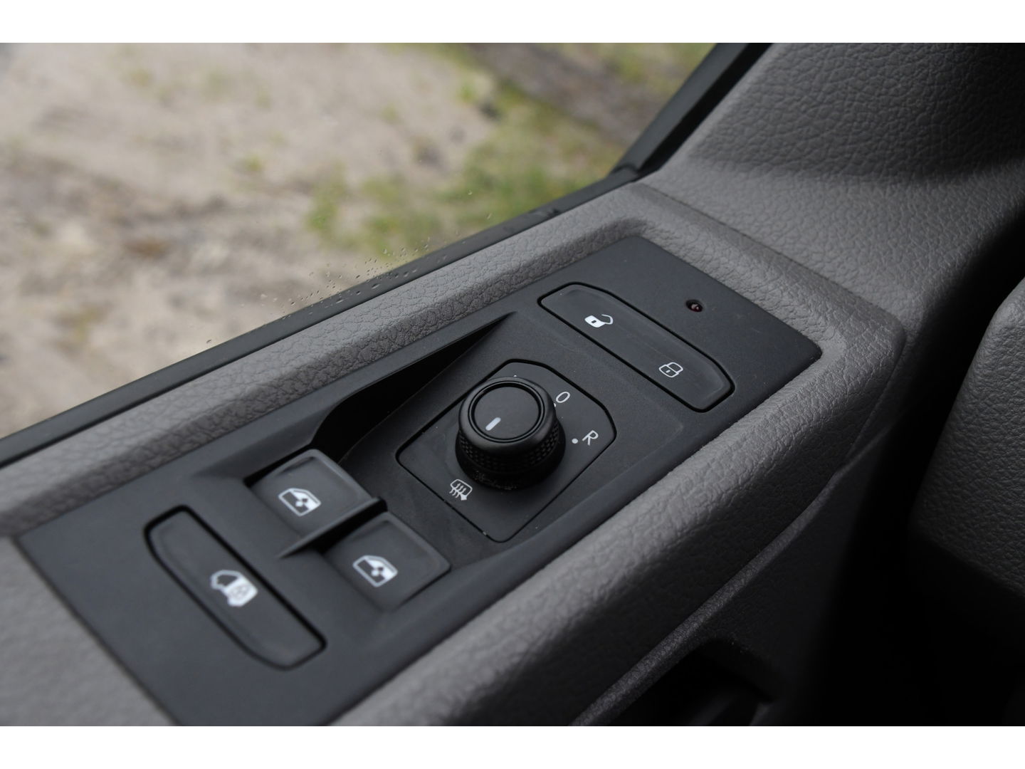 Volkswagen Transporter 2.0 TDI L2H1 30 Highline PB Edition Cruise, Camera, Carplay, LED, 199PK, Automaat, Sensoren, Multimedia, UNIEK!