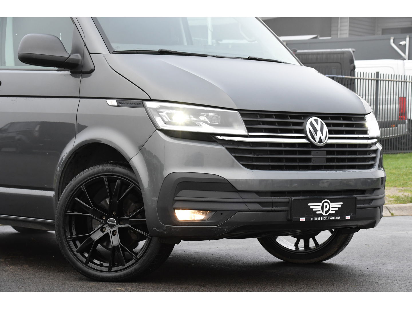 Volkswagen Transporter 2.0 TDI L2H1 30 Highline PB Edition Cruise, Camera, Carplay, LED, 199PK, Automaat, Sensoren, Multimedia, UNIEK!