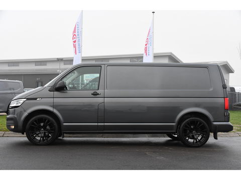 Volkswagen Transporter 2.0 TDI L2H1 30 Highline PB Edition Cruise, Camera, Carplay, LED, 199PK, Automaat, Sensoren, Multimedia, UNIEK!