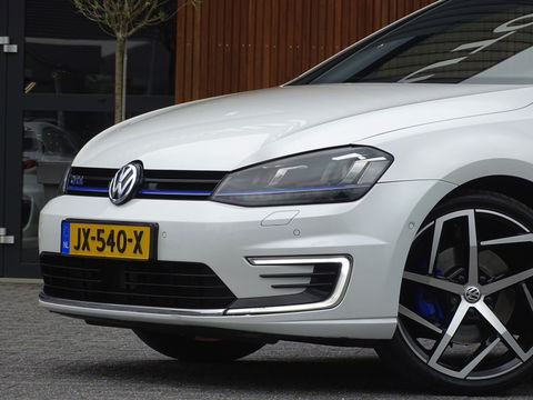Volkswagen Golf TSI GTE 245PK / GTI R Perf. ed. / LED