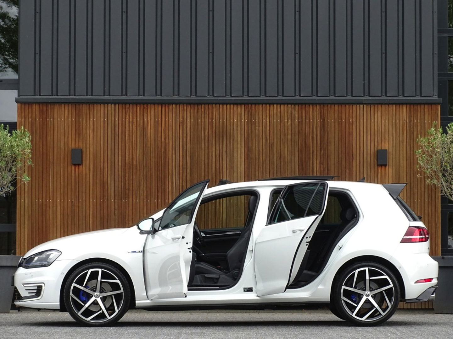 Volkswagen Golf TSI GTE 245PK / GTI R Perf. ed. / LED