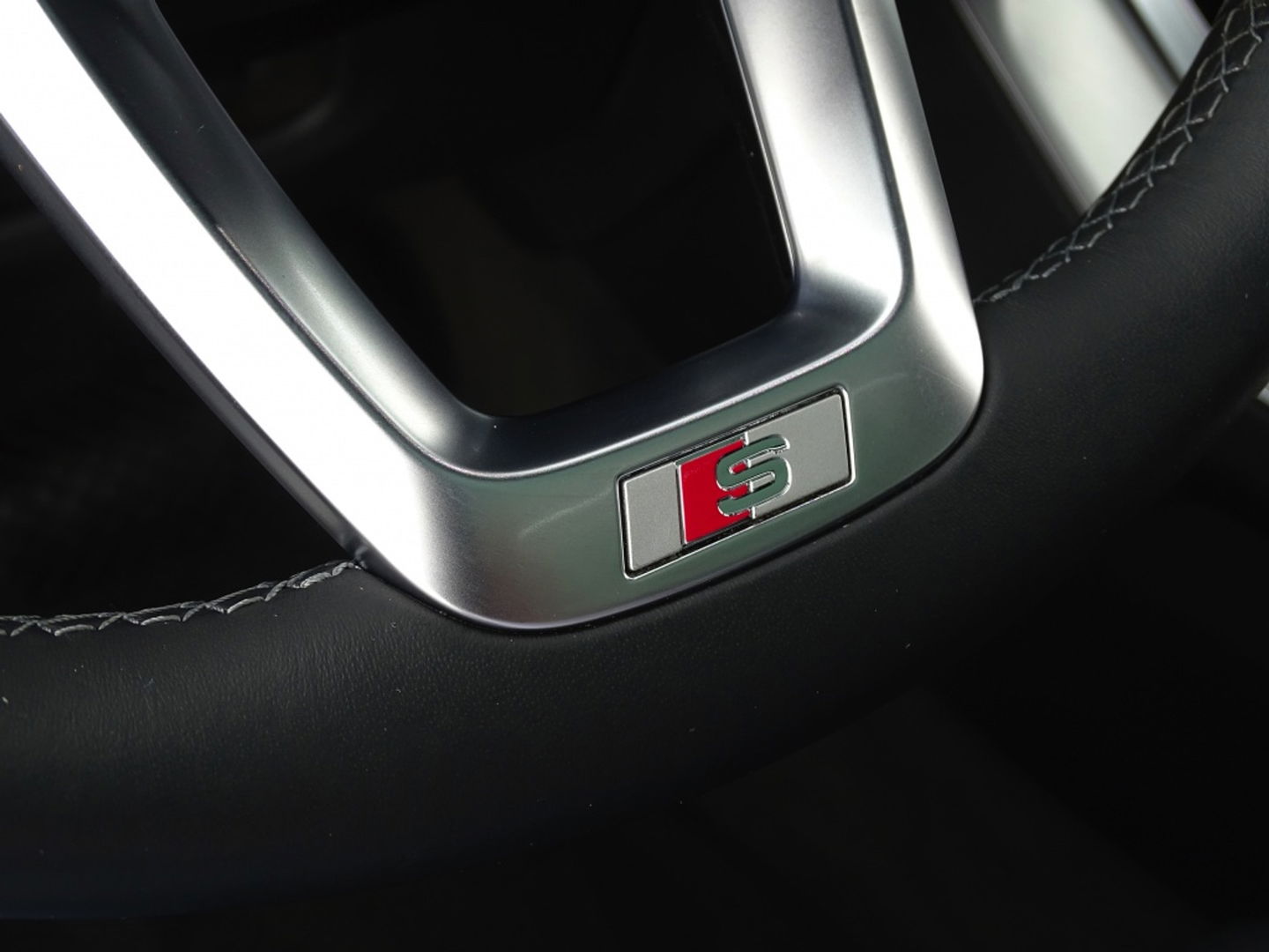Audi Q7 60 TFSIe 450PK Quattro / Laser / RS Edit. / Softclose / 360° / 2