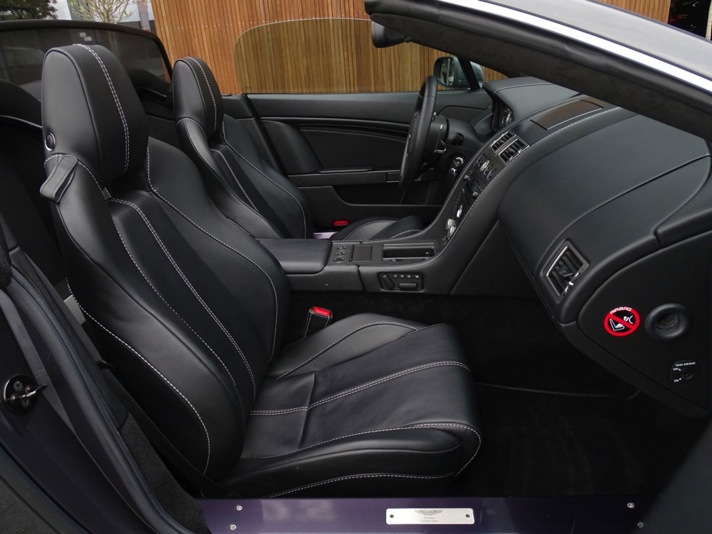 Aston Martin V8 Vantage Roadster 4.3 V8 385PK Sportshift / unieke concours staat / LED