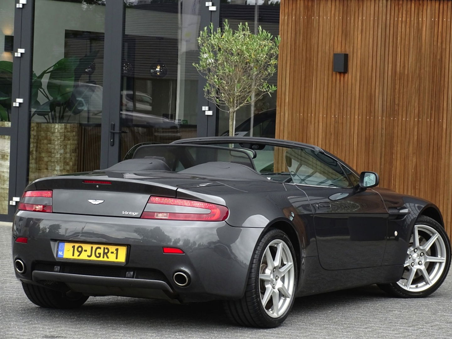Aston Martin V8 Vantage Roadster 4.3 V8 385PK Sportshift / unieke concours staat / LED