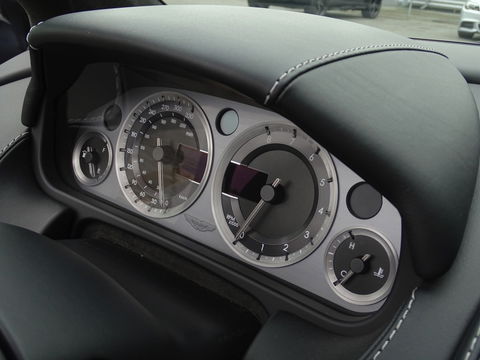 Aston Martin V8 Vantage Roadster 4.3 V8 385PK Sportshift / unieke concours staat / LED