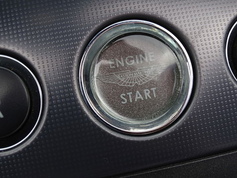 Aston Martin V8 Vantage Roadster 4.3 V8 385PK Sportshift / unieke concours staat / LED