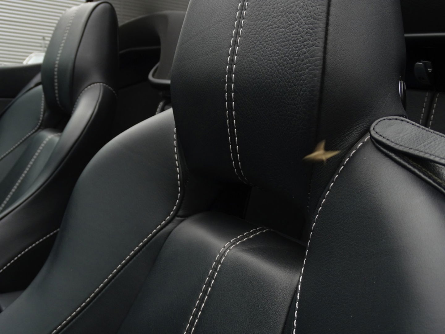 Aston Martin V8 Vantage Roadster 4.3 V8 385PK Sportshift / unieke concours staat / LED