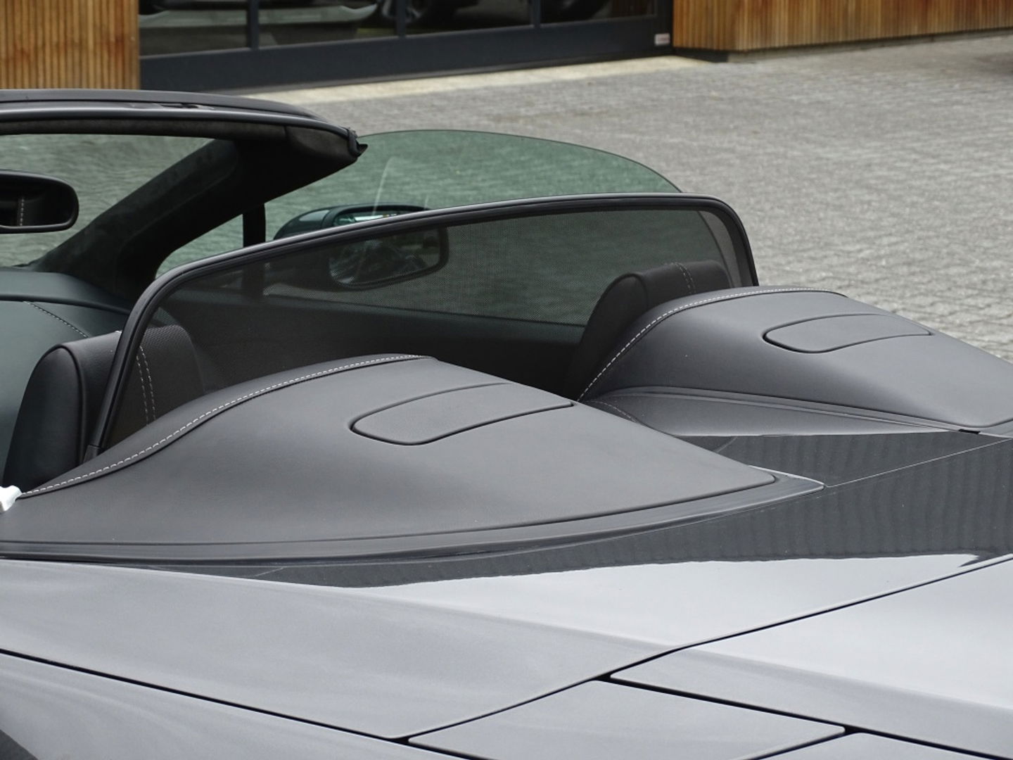 Aston Martin V8 Vantage Roadster 4.3 V8 385PK Sportshift / unieke concours staat / LED