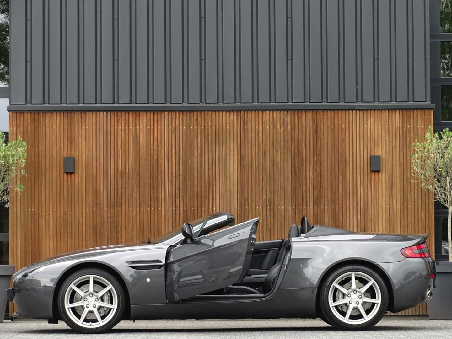 Aston Martin V8 Vantage Roadster 4.3 V8 385PK Sportshift / unieke concours staat / LED