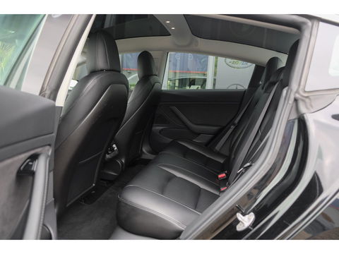 Tesla Model 3 Long Range 350pk AWD 75 kWh Panoramadak NLauto Leder Autopilot