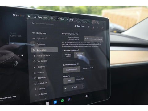 Tesla Model 3 Long Range 350pk AWD 75 kWh Panoramadak NLauto Leder Autopilot