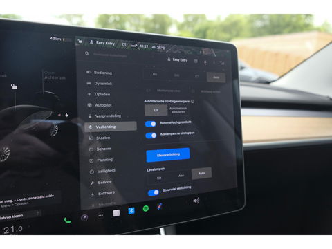 Tesla Model 3 Long Range 350pk AWD 75 kWh Panoramadak NLauto Leder Autopilot