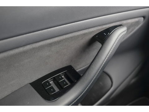 Tesla Model 3 Long Range 350pk AWD 75 kWh Panoramadak NLauto Leder Autopilot