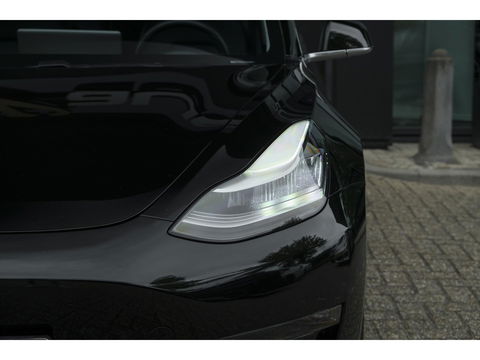 Tesla Model 3 Long Range 350pk AWD 75 kWh Panoramadak NLauto Leder Autopilot