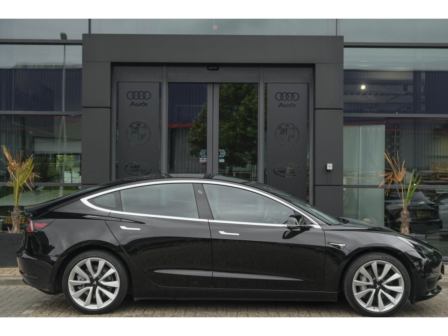 Tesla Model 3 Long Range 350pk AWD 75 kWh Panoramadak NLauto Leder Autopilot