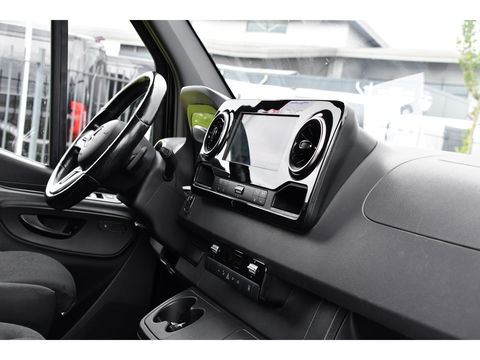 Mercedes-Benz Sprinter 319 V6 3.0 CDI L2H2 Black Edition 360 Camera, Cruise, 3500KG Trekhaak, Carplay, 10,5" Mbux, 190PK, Automaat, LED, Stoelverwarming, Uniek!