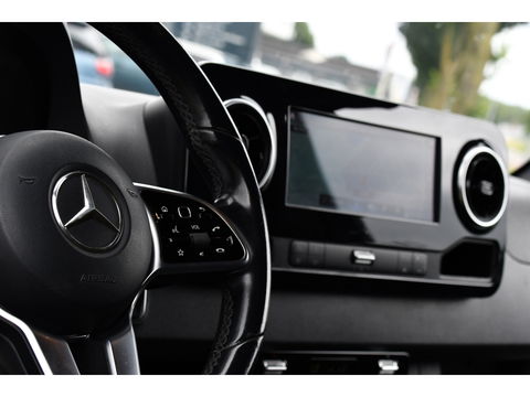 Mercedes-Benz Sprinter 319 V6 3.0 CDI L2H2 Black Edition 360 Camera, Cruise, 3500KG Trekhaak, Carplay, 10,5" Mbux, 190PK, Automaat, LED, Stoelverwarming, Uniek!