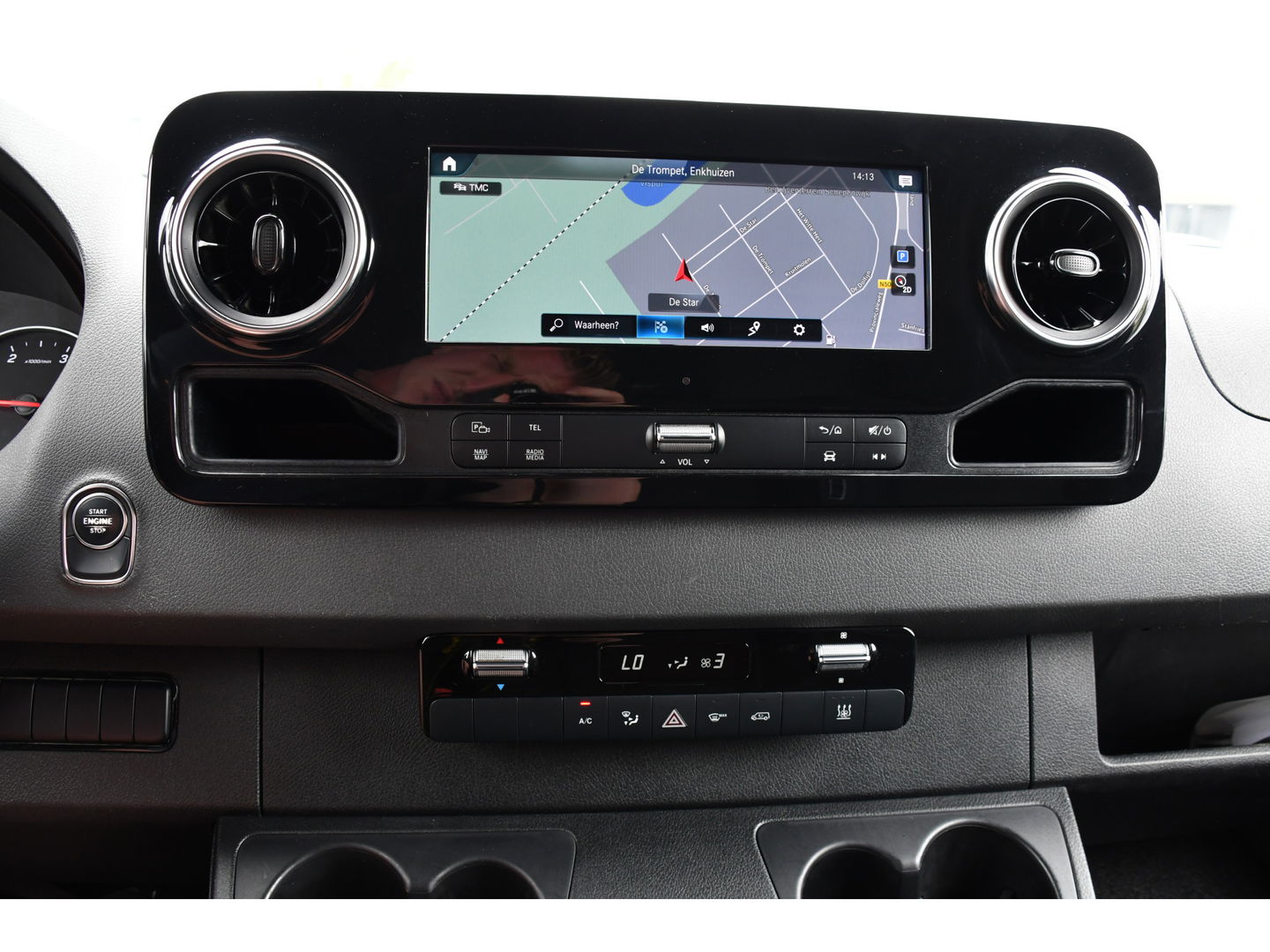 Mercedes-Benz Sprinter 319 V6 3.0 CDI L2H2 Black Edition 360 Camera, Cruise, 3500KG Trekhaak, Carplay, 10,5" Mbux, 190PK, Automaat, LED, Stoelverwarming, Uniek!