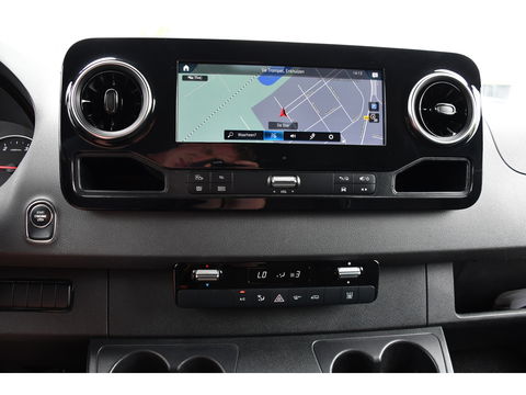 Mercedes-Benz Sprinter 319 V6 3.0 CDI L2H2 Black Edition 360 Camera, Cruise, 3500KG Trekhaak, Carplay, 10,5" Mbux, 190PK, Automaat, LED, Stoelverwarming, Uniek!