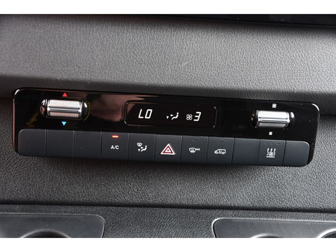 Mercedes-Benz Sprinter 319 V6 3.0 CDI L2H2 Black Edition 360 Camera, Cruise, 3500KG Trekhaak, Carplay, 10,5" Mbux, 190PK, Automaat, LED, Stoelverwarming, Uniek!