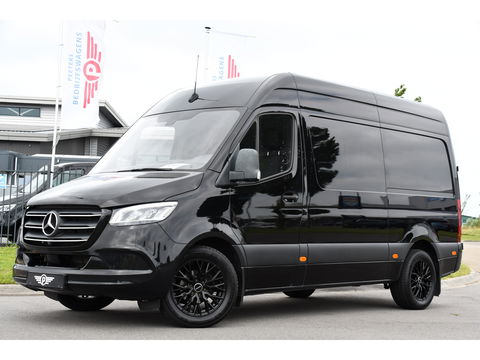 Mercedes-Benz Sprinter 319 V6 3.0 CDI L2H2 Black Edition 360 Camera, Cruise, 3500KG Trekhaak, Carplay, 10,5" Mbux, 190PK, Automaat, LED, Stoelverwarming, Uniek!
