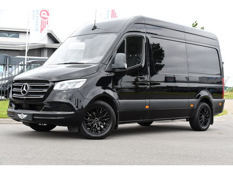 Mercedes-Benz Sprinter 319 V6 3.0 CDI L2H2 Black Edition 360 Camera, Cruise, 3500KG Trekhaak, Carplay, 10,5" Mbux, 190PK, Automaat, LED, Stoelverwarming, Uniek!