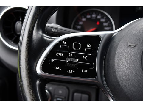 Mercedes-Benz Sprinter 319 V6 3.0 CDI L2H2 Black Edition 360 Camera, Cruise, 3500KG Trekhaak, Carplay, 10,5" Mbux, 190PK, Automaat, LED, Stoelverwarming, Uniek!