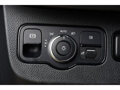 Mercedes-Benz Sprinter 319 V6 3.0 CDI L2H2 Black Edition 360 Camera, Cruise, 3500KG Trekhaak, Carplay, 10,5" Mbux, 190PK, Automaat, LED, Stoelverwarming, Uniek!