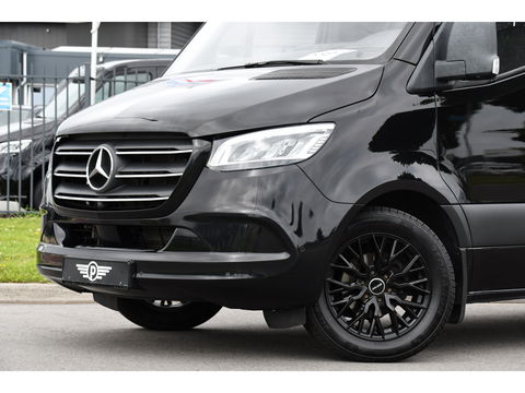 Mercedes-Benz Sprinter 319 V6 3.0 CDI L2H2 Black Edition 360 Camera, Cruise, 3500KG Trekhaak, Carplay, 10,5" Mbux, 190PK, Automaat, LED, Stoelverwarming, Uniek!