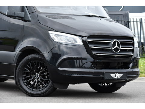 Mercedes-Benz Sprinter 319 V6 3.0 CDI L2H2 Black Edition 360 Camera, Cruise, 3500KG Trekhaak, Carplay, 10,5" Mbux, 190PK, Automaat, LED, Stoelverwarming, Uniek!