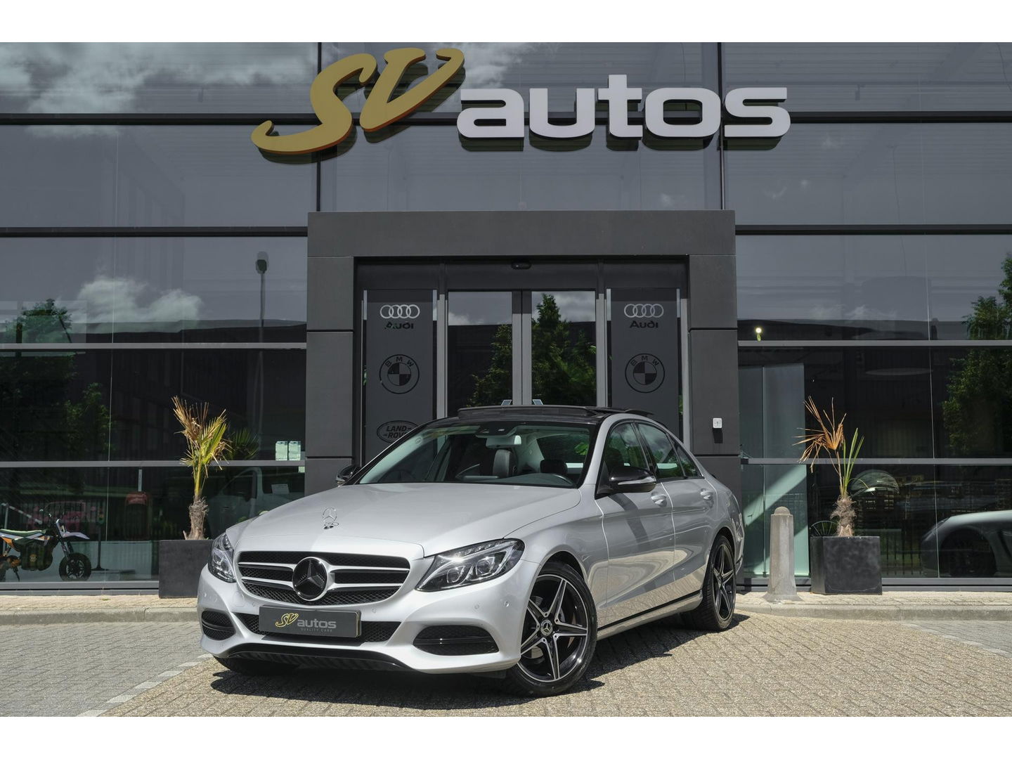 Mercedes-Benz C-Klasse C180 156pk Ambition Panoramadak 1/2 Leder Navigatie Stoelverwarming Led intelligent NLauto NAP 17" LMV