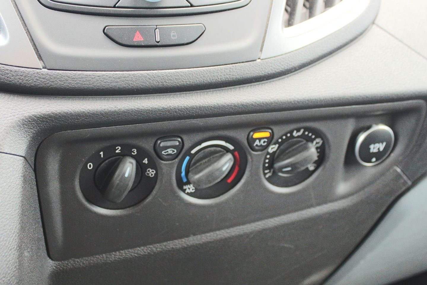 Ford Transit 350 2.0 TDCI L3H2 Trend